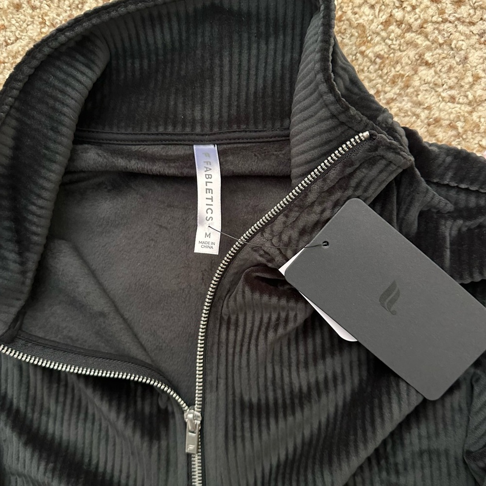 Fabletics Cropped Jacket - Picture 3 of 4
